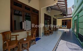 Hotel Wisata Ziarah Sunan Bonang Syariah Mitra Reddoorz